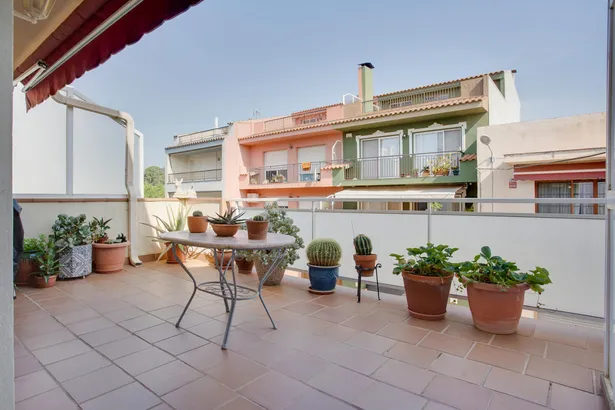 Espectacular casa semi-nova a Les Creus!!!