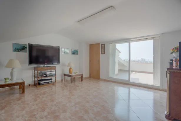 Espectacular casa semi-nova a Les Creus!!!