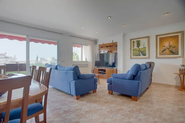 Espectacular casa semi-nova a Les Creus!!!