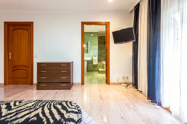 PRECIOSA CASA EN EL CENTRO DE TORDERA !!