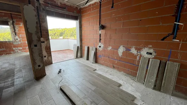 ¡Descubre tu próximo hogar en la encantadora urbanización La Vall en Santa Susanna!