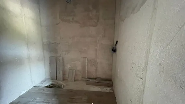 ¡Descubre tu próximo hogar en la encantadora urbanización La Vall en Santa Susanna!