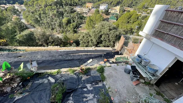¡Descubre tu próximo hogar en la encantadora urbanización La Vall en Santa Susanna!