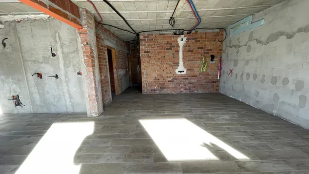 ¡Descubre tu próximo hogar en la encantadora urbanización La Vall en Santa Susanna!