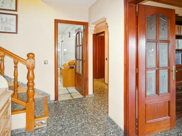 Casa perfecta para dos familias en Argentona. Con amplios espacios, terrazas y terreno para piscina.