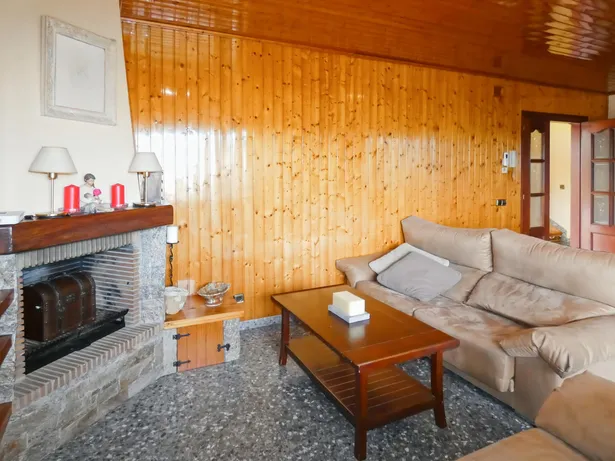 Casa perfecta para dos familias en Argentona. Con amplios espacios, terrazas y terreno para piscina.