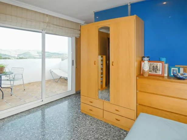 Casa perfecta para dos familias en Argentona. Con amplios espacios, terrazas y terreno para piscina.
