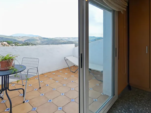 Casa perfecta para dos familias en Argentona. Con amplios espacios, terrazas y terreno para piscina.