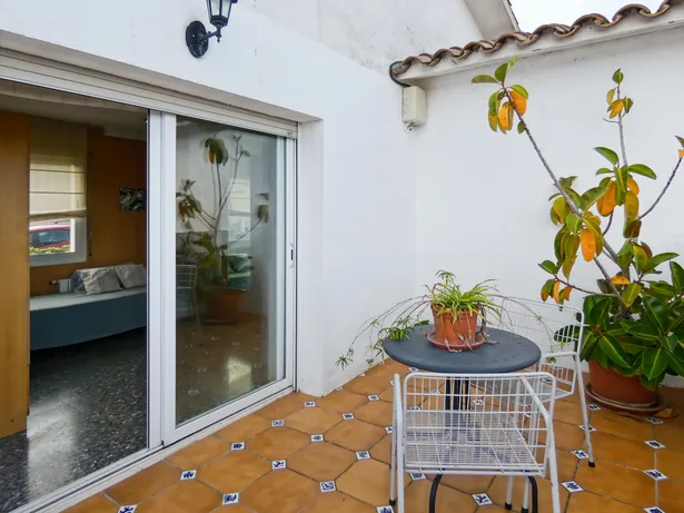 Casa perfecta para dos familias en Argentona. Con amplios espacios, terrazas y terreno para piscina.