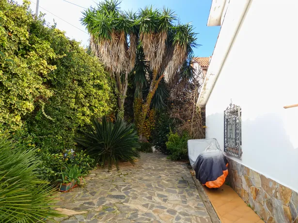 Casa perfecta para dos familias en Argentona. Con amplios espacios, terrazas y terreno para piscina.