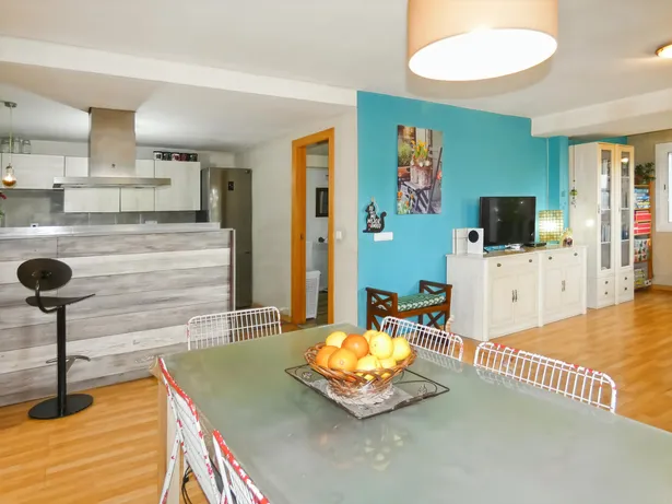 Casa perfecta para dos familias en Argentona. Con amplios espacios, terrazas y terreno para piscina.