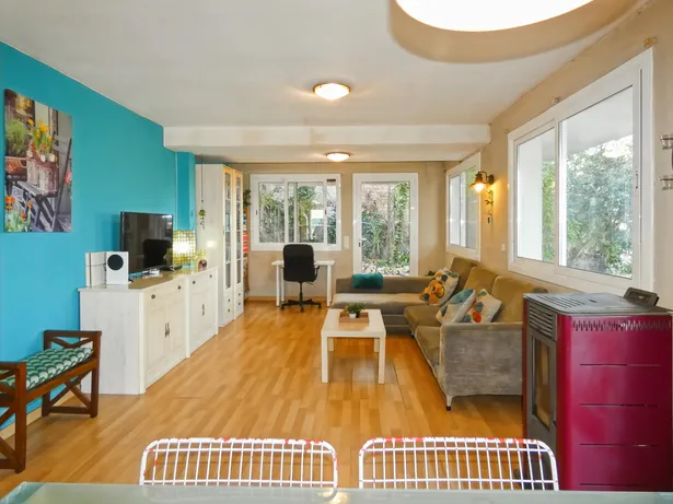 Casa perfecta para dos familias en Argentona. Con amplios espacios, terrazas y terreno para piscina.