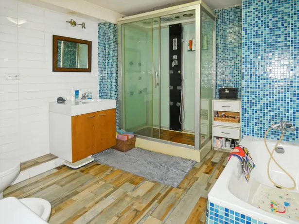Casa perfecta para dos familias en Argentona. Con amplios espacios, terrazas y terreno para piscina.