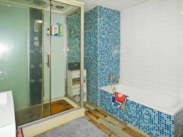Casa perfecta para dos familias en Argentona. Con amplios espacios, terrazas y terreno para piscina.