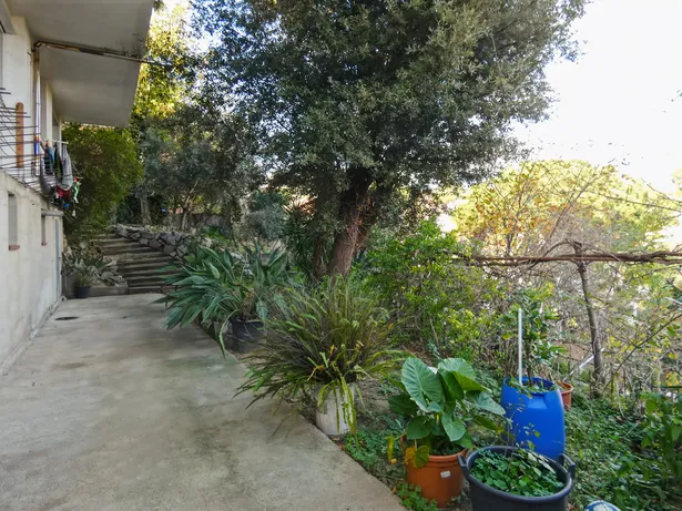 Casa perfecta para dos familias en Argentona. Con amplios espacios, terrazas y terreno para piscina.