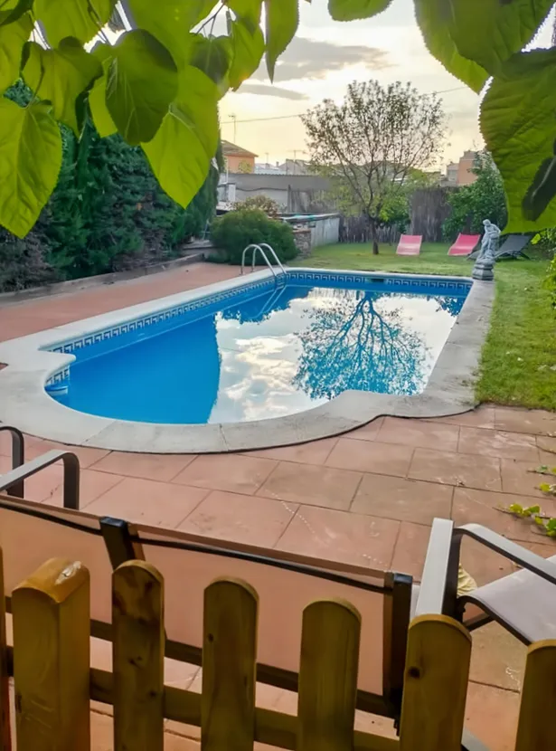 Casa amb piscina privada a Tordera centre