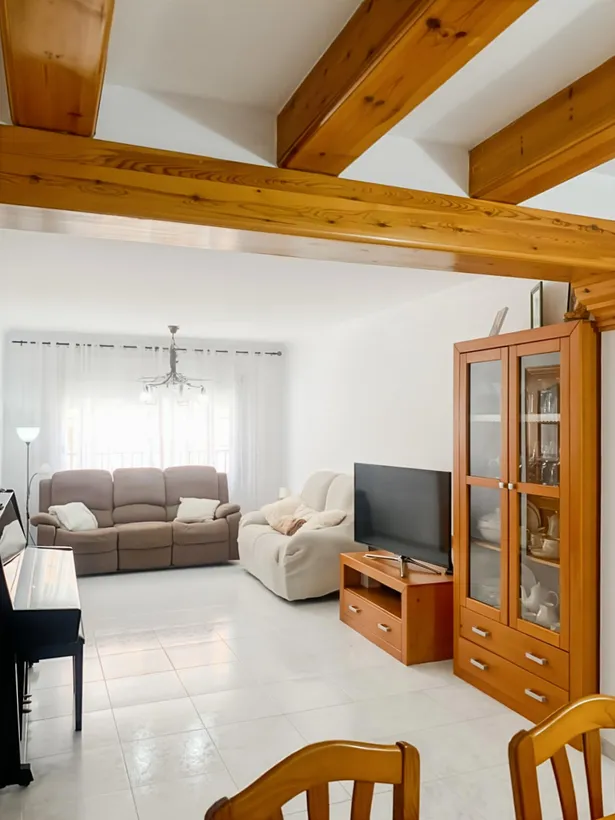 Casa amb piscina privada a Tordera centre