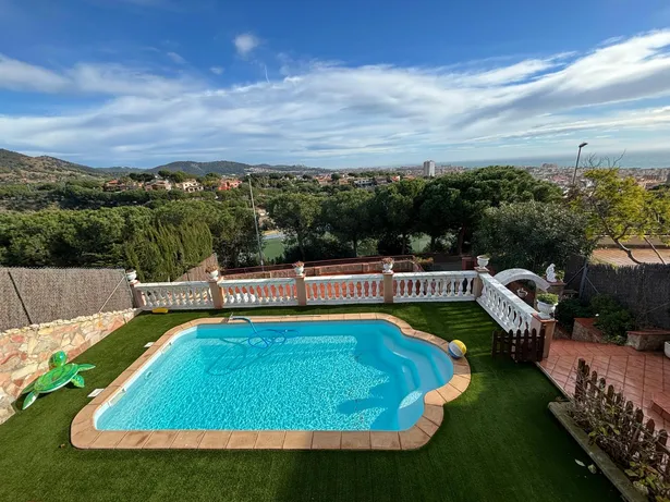 ¡VIVE EL SUEÑO EN LA MUNTANYETA, CALELLA! 🏡✨