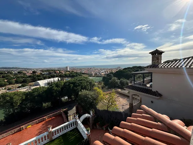 ¡VIVE EL SUEÑO EN LA MUNTANYETA, CALELLA! 🏡✨