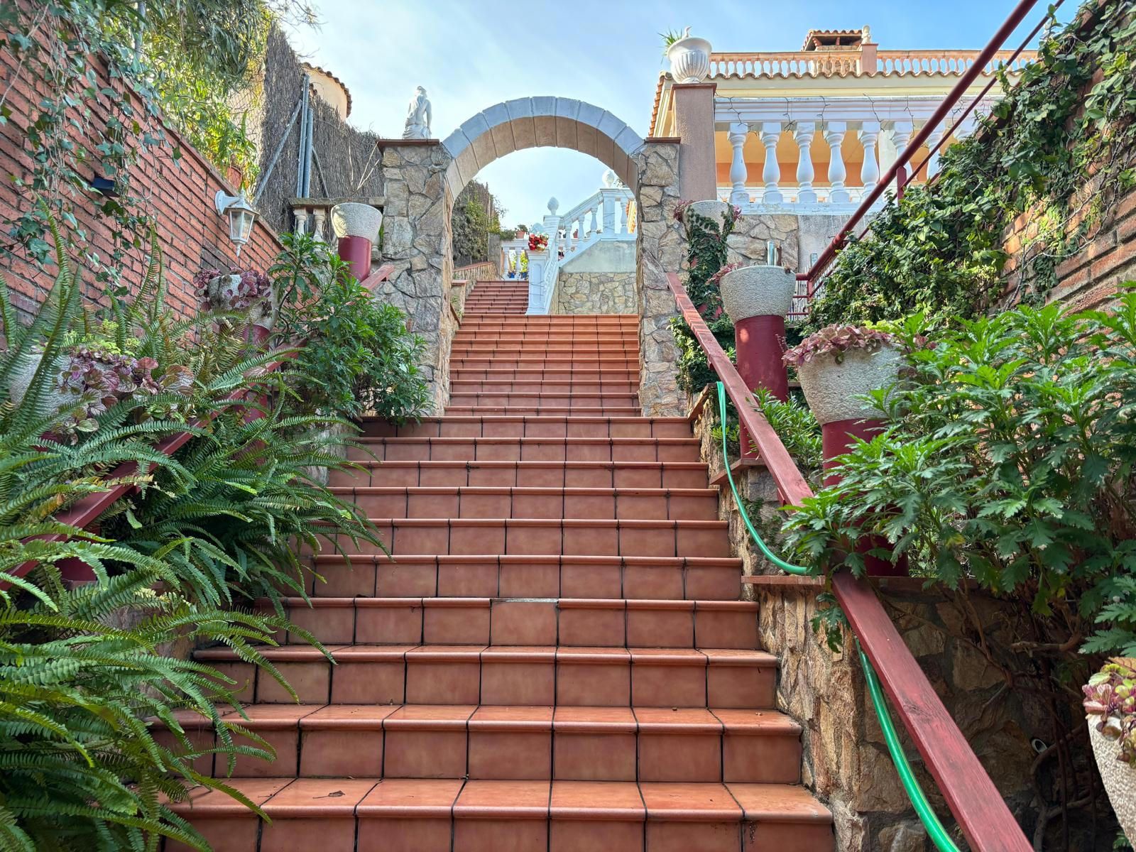 ¡VIVE EL SUEÑO EN LA MUNTANYETA, CALELLA! 🏡✨