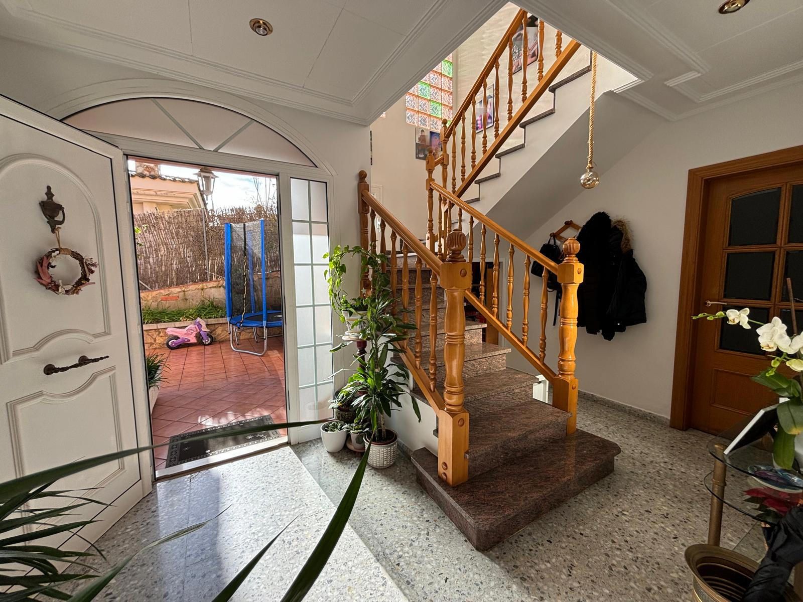 ¡VIVE EL SUEÑO EN LA MUNTANYETA, CALELLA! 🏡✨
