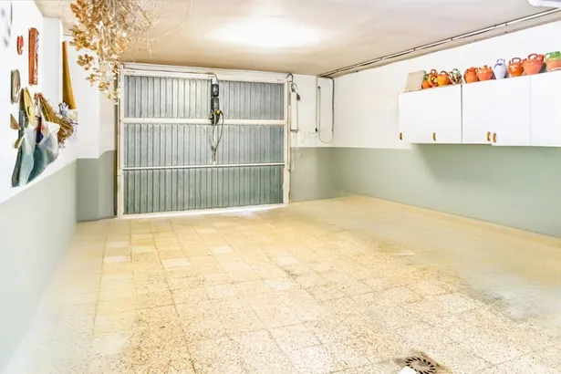 ¡Vive en el Corazón de Argentona! Casa Adosada con Patio, Garaje y Espacios Luminosos