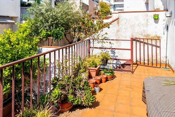 ¡Vive en el Corazón de Argentona! Casa Adosada con Patio, Garaje y Espacios Luminosos