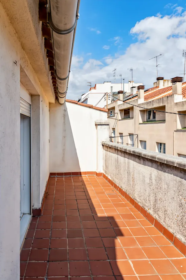 ¡Vive en el Corazón de Argentona! Casa Adosada con Patio, Garaje y Espacios Luminosos