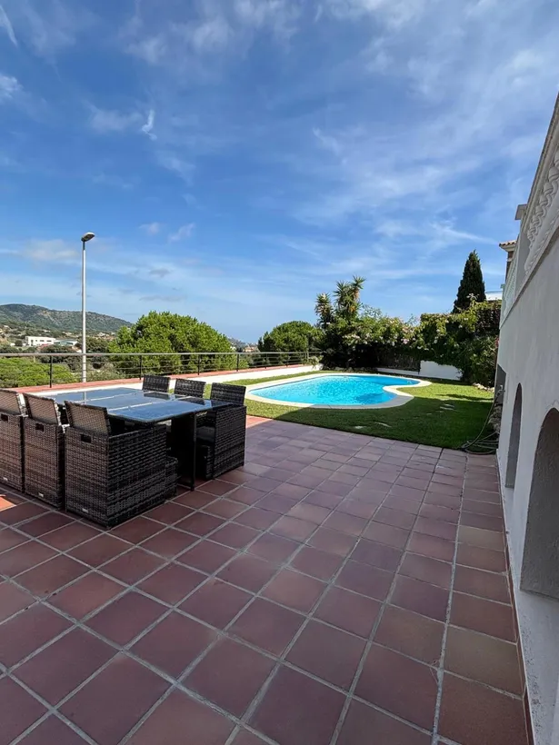 Xalet independent a Sant Quirze, Calella amb piscina privada!
