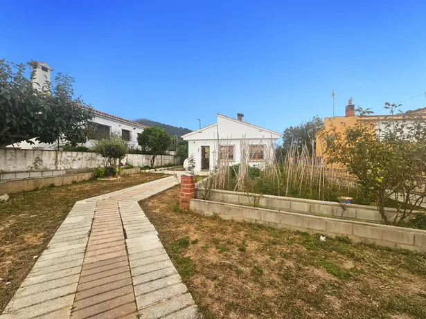 Casa a la Urbanització Font Montnegre, a Sant Iscle de Vallalta
