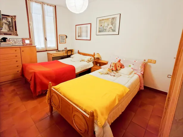 Casa a zona tranquil·la del Centre de Mataró, entre Rondes al costat de la Ronda Prim.