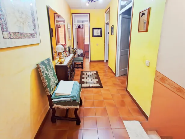 Casa a zona tranquil·la del Centre de Mataró, entre Rondes al costat de la Ronda Prim.