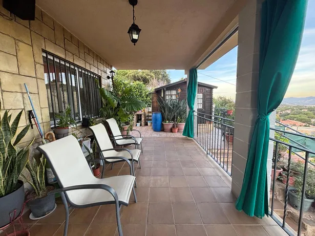 ¡Casa con piscina en Ágora Park, Tordera!