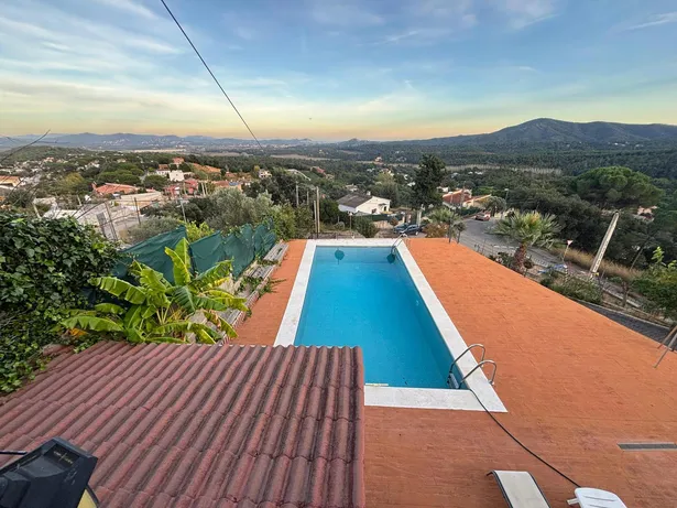¡Casa con piscina en Ágora Park, Tordera!