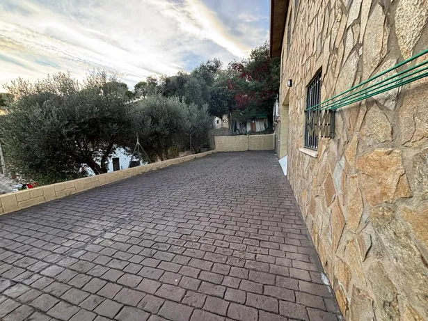 ¡Casa con piscina en Ágora Park, Tordera!