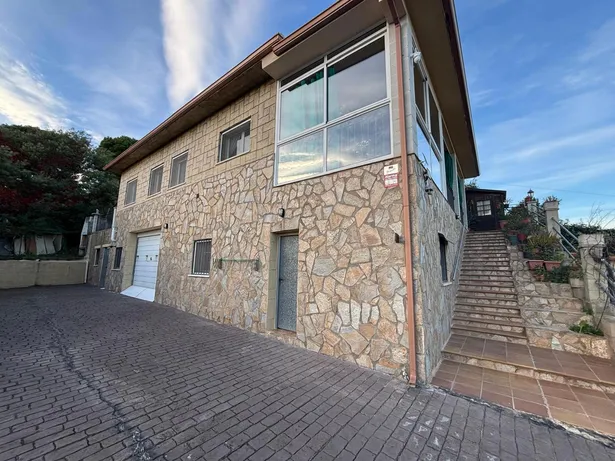¡Casa con piscina en Ágora Park, Tordera!