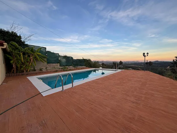 ¡Casa con piscina en Ágora Park, Tordera!