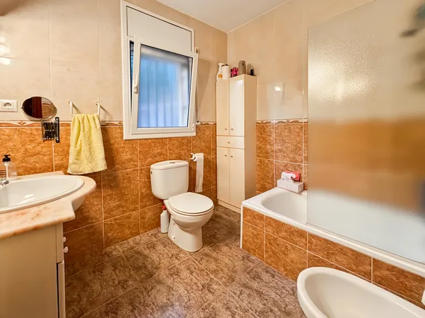 ¡Casa con piscina en Ágora Park, Tordera!