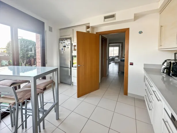 Casa con piscina y garaje en Can Prat – Lliçà de Vall