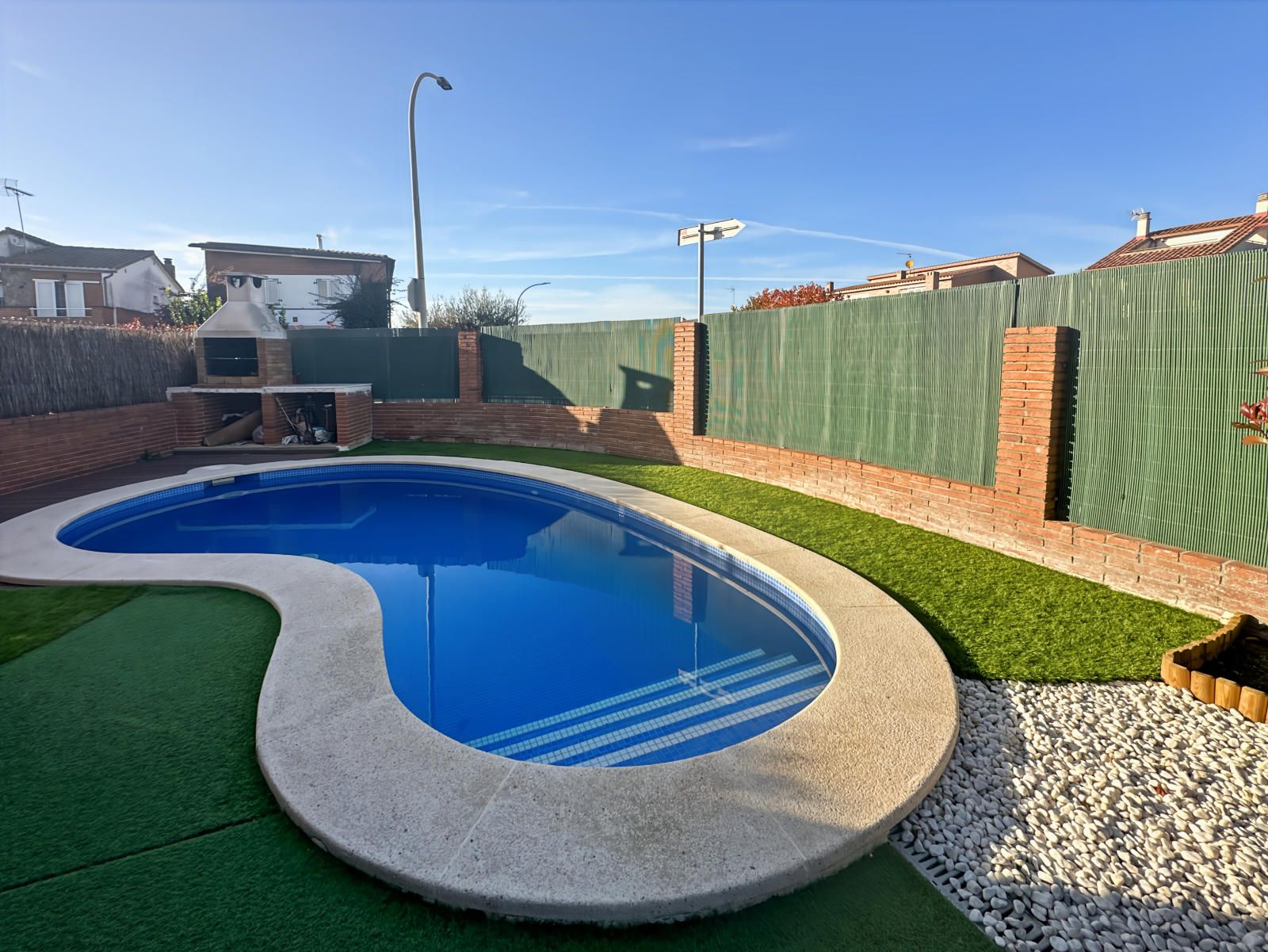 Casa con piscina y garaje en Can Prat – Lliçà de Vall