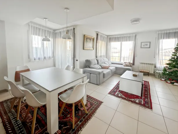 Casa con piscina y garaje en Can Prat – Lliçà de Vall