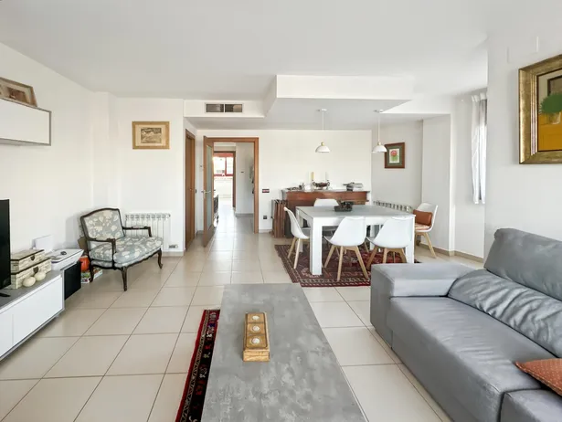 Casa con piscina y garaje en Can Prat – Lliçà de Vall