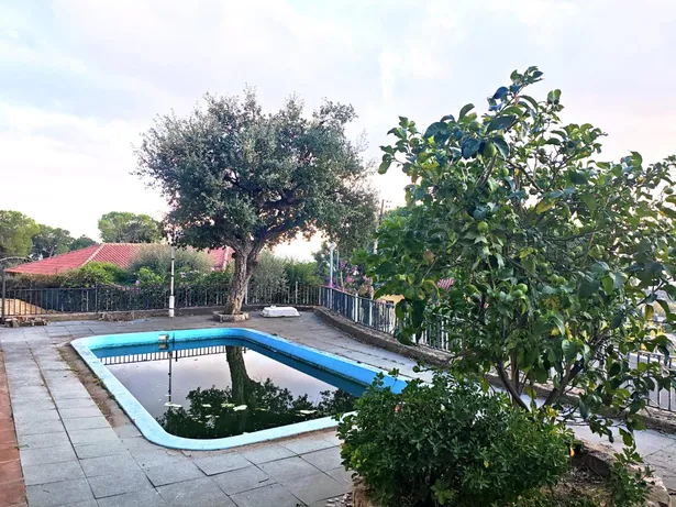 Casa per reformar amb gran parcel·la i vistes al mar!
