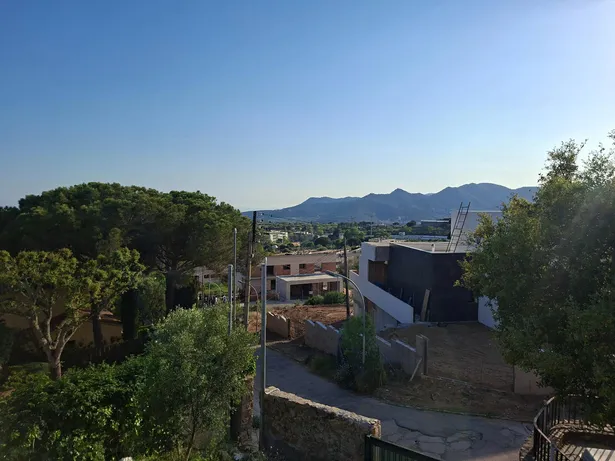 Casa per reformar amb gran parcel·la i vistes al mar!