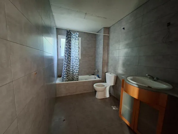 Casa per reformar amb gran parcel·la i vistes al mar!