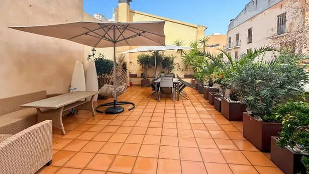 Exclusiu tríplex amb gran pati en el cor de Mataró