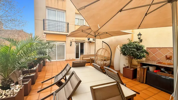 Exclusiu tríplex amb gran pati en el cor de Mataró