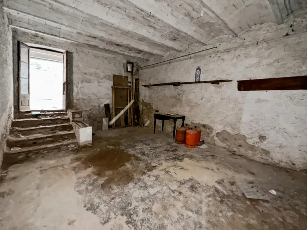 Vivienda a reformar con enorme potencial en zona prime, Argentona
