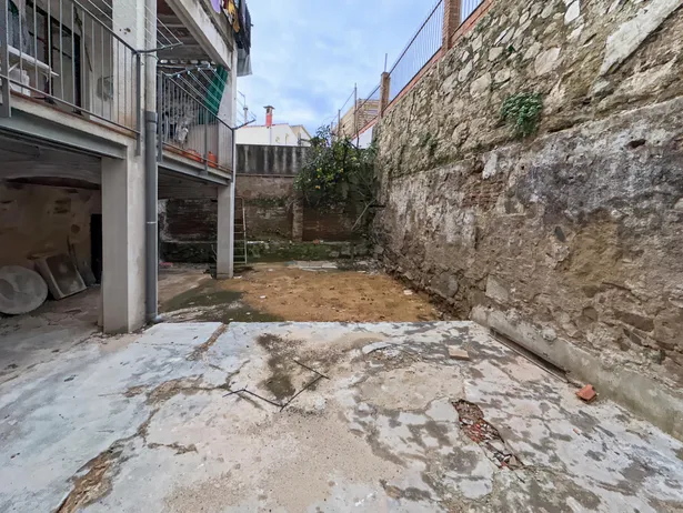 Vivienda a reformar con enorme potencial en zona prime, Argentona