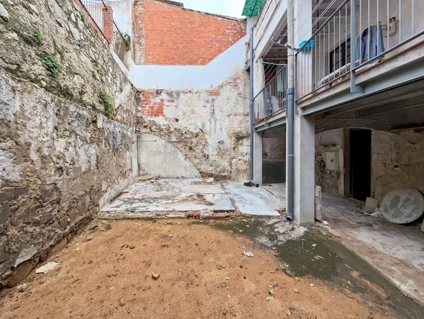 Vivienda a reformar con enorme potencial en zona prime, Argentona